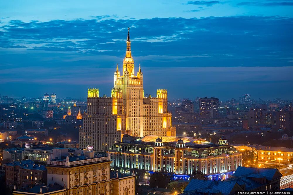 Качественно фото москвы. Москва высотки МГУ Сити. Новая сталинская высотка в Москве. Сталинская высотка в Варшаве обзорная площадка. Барнаул сталинская высотка.