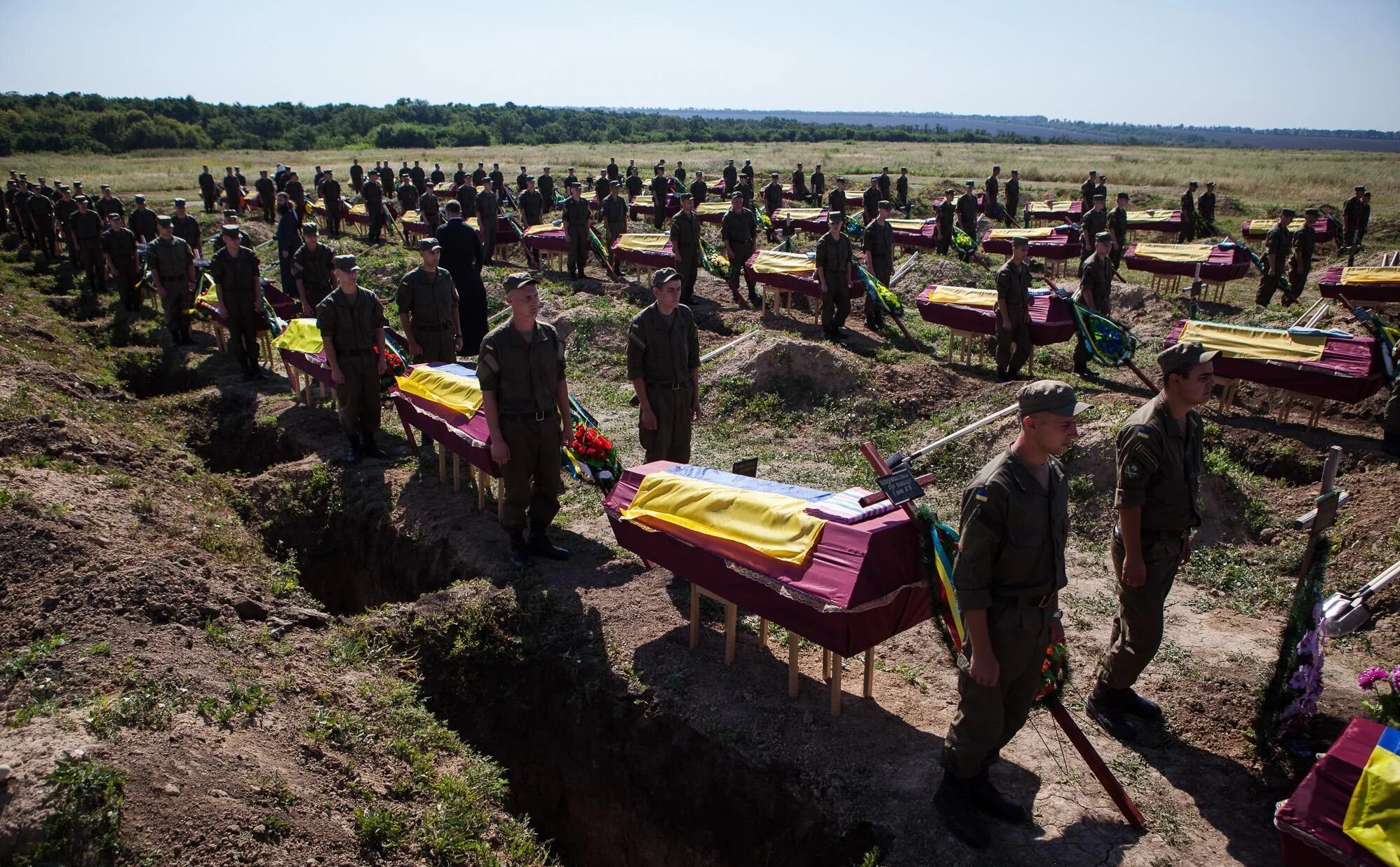 Укропы сегодня. Могилы солдат ВСУ на Украине. Могилы погибших на Украине ВСУ. Кладбище ВСУ В Харькове. Кладбище военных ВСУ погибших на Украине.