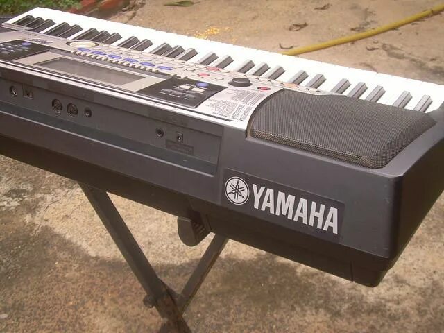 Купить ямаху в хабаровске. Yamaha PSR 550. Ямаха 550 синтезатор. Синтезатор Ямаха PSR 550. Yamaha PSR 650.