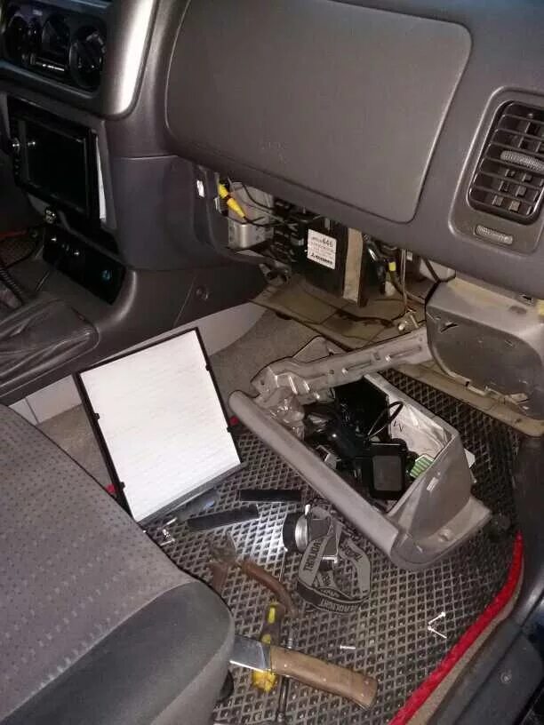 Паджеро спорт печка. Радиатор печки Mitsubishi Pajero Sport 1. Паджеро спорт 2 печка. Pajero Sport 2 радиатор печки. Подогрев печки на Паджеро спорт 2.