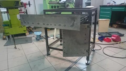 Сор под верстаком 6 букв