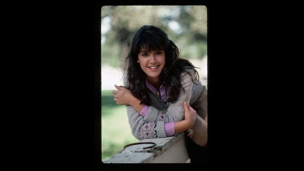 Флер кейтс. Фиби Кейтс. Phoebe Cates 1982. Фиби Кейтс Парадайз. Phoebe Cates in "Paradise" (1982).