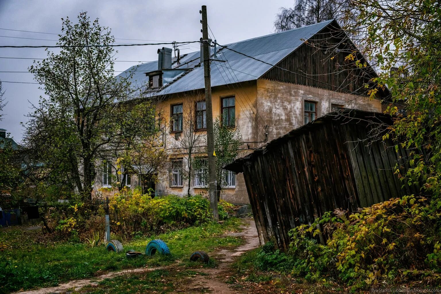 Задворках воскресенское. Дача ивана. Задворки дома. Задворках воскресенское. Задворки.