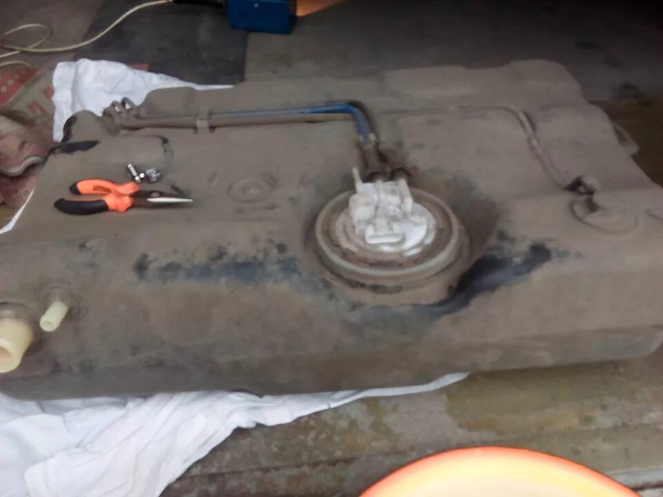 Пятнашка топливный бак как снять Как снять бак на ниве пикап Lada 2114, 1,6 л, 2008 года поломка DRIVE2