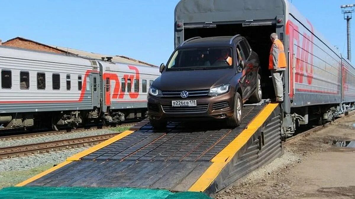 Вагон-автомобилевоз РЖД. Вагоны автомобилевозы РЖД. Вагон для перевозки автомобилей. Вагоны для перевозки автомобилей РЖД.