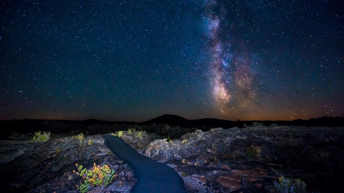 Платина путь. Craters of the Moon National Monument. Млечный путь Бали. Млечный путь 1989.