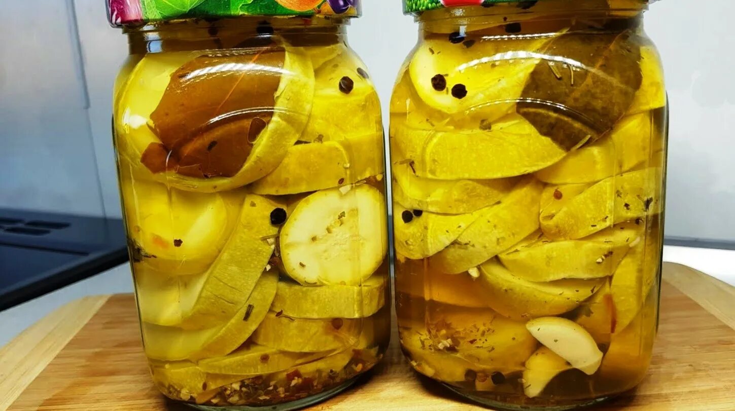 Маринованные ассорти рецепт на зиму хрустящие. Консервированные кабачки. кабачки на зиму. маринад для кабачков. кабачки на зиму без стерилизации.