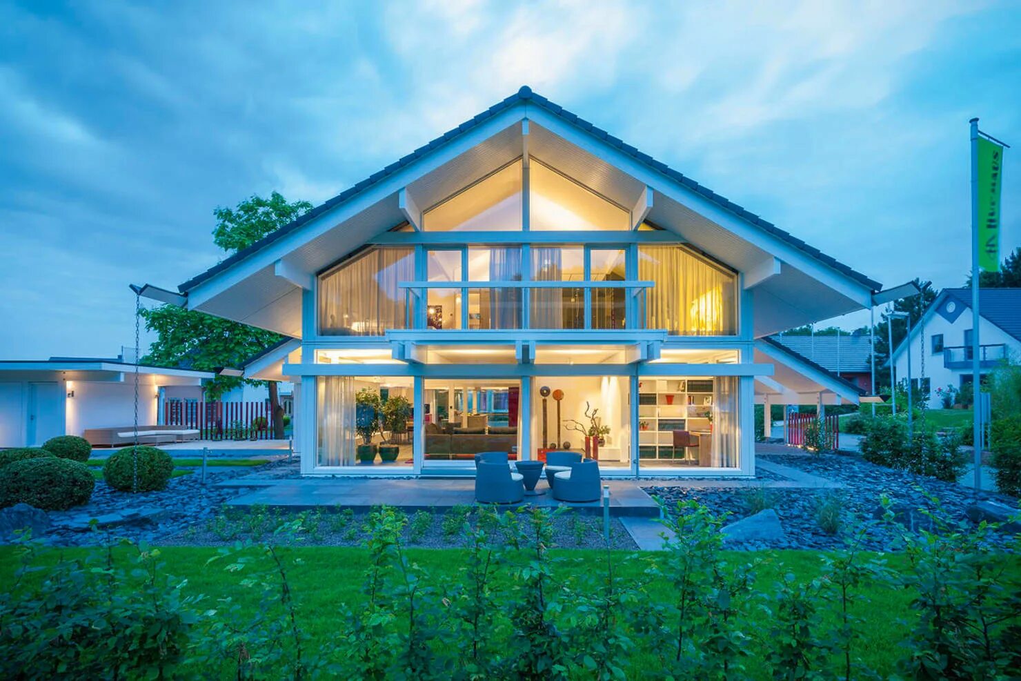 Дом это. Фахверк HUF haus. HUF haus фахверк Шале. Фахверк Хуф. Хаф Хаус.