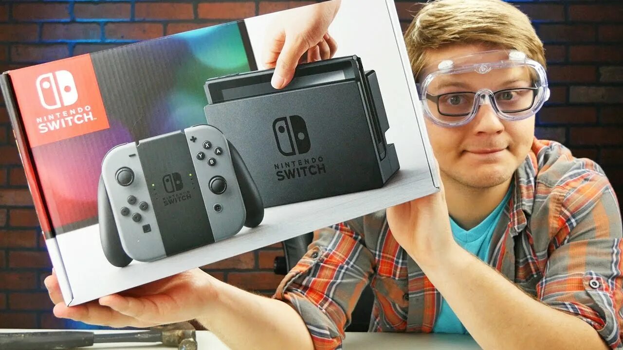 Нинтендо свитч человек. Nintendo Switch Fan. Nintendo Switch. Миопия. Школьник. С Nintendo Switch. Nintendo switch youtube