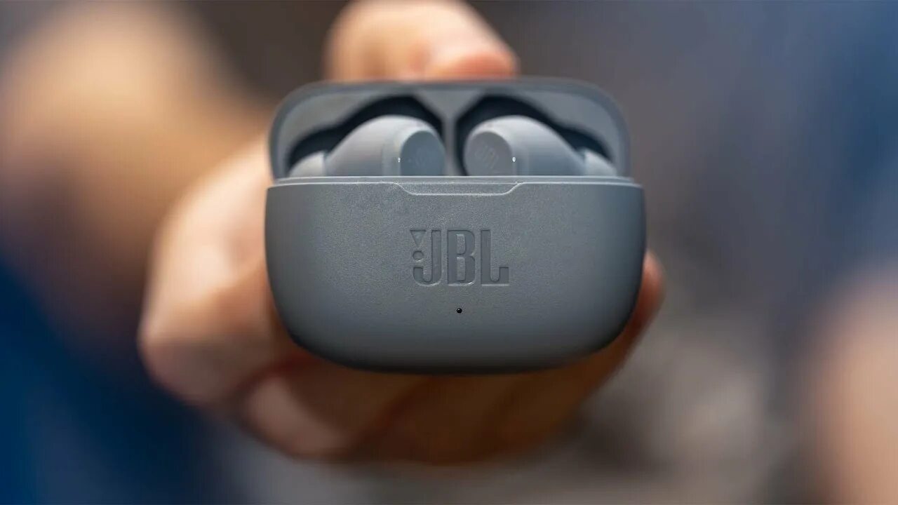 Наушники jbl 200 tws. JBL 200 TWS. JBL Vibe 200tws. Беспроводные наушники JBL 200 TWS. JBL Wave 200tws.