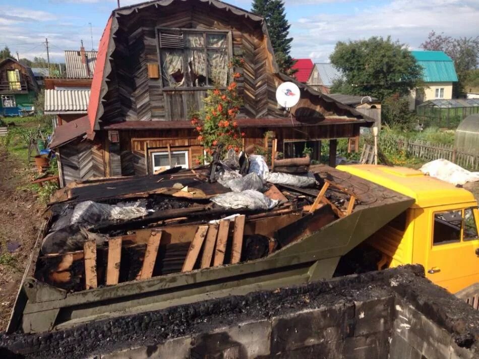 Разобрать и вывезти старый дом. Демонтаж старых домов. демонтаж дачи. демонтаж дачных домов.