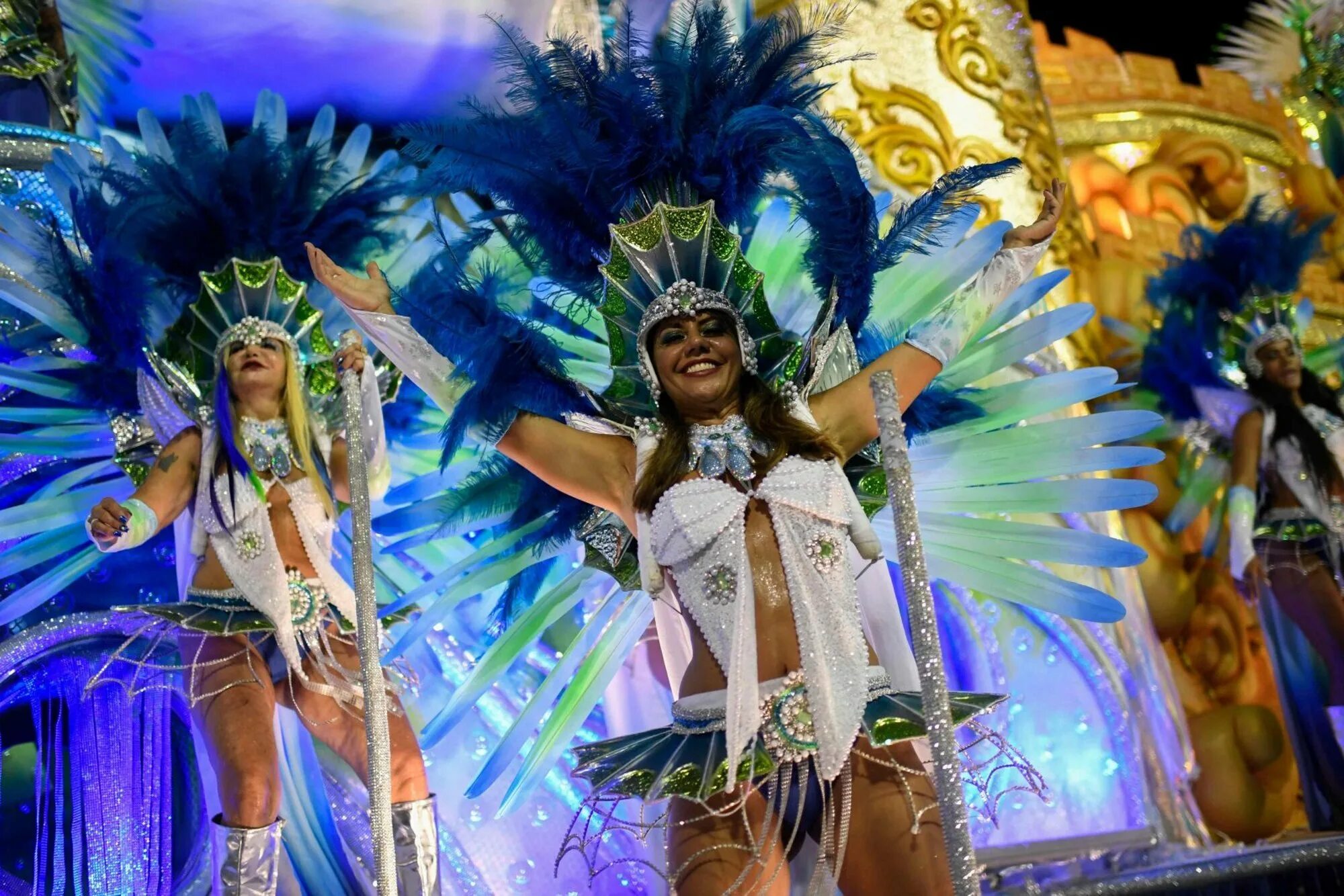 Бразильский карнавал в Рио-де-Жанейро. Карнавал в Рио-де-Жанейро 2022. Карнавал в Рио-де-Жанейро (бразильский карнавал). Бразилия фестиваль Рио де Жанейро 2021.