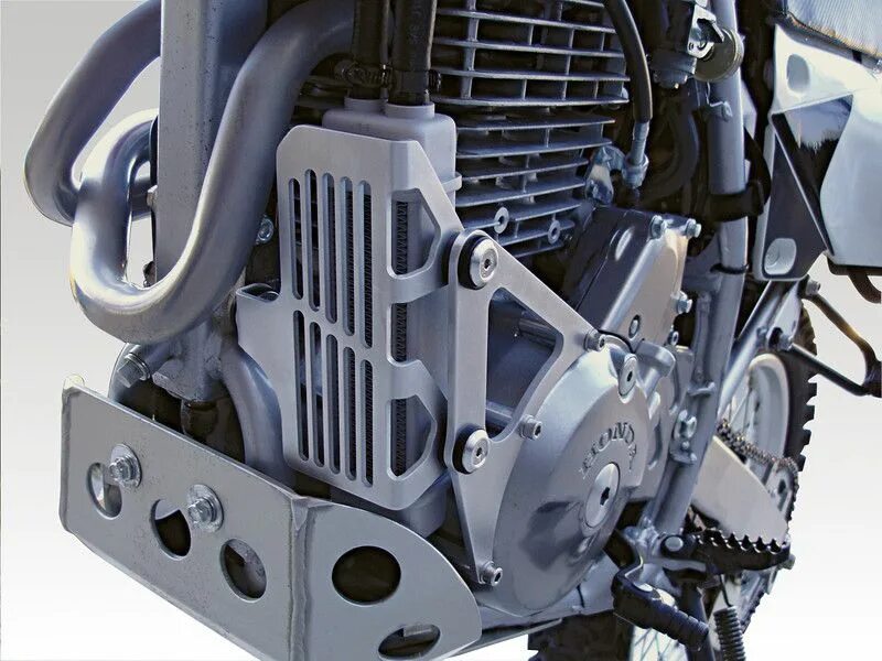 Масляный радиатор для Honda xr650l. Engine XR 600. Nx650 масляный радиатор. Oil Cooler on xr600. Двигатель 650 масло