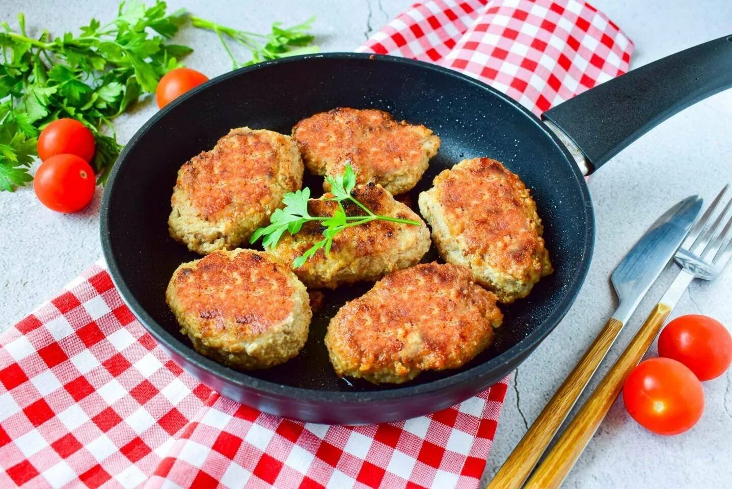 Рецепт котлеты на сковородке