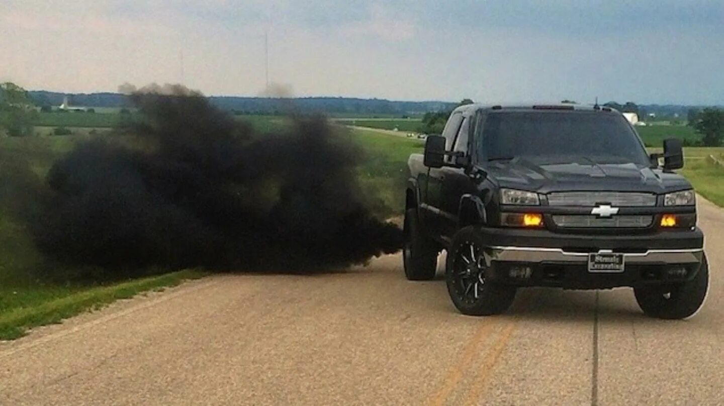 Дизель сильно дымит. Diesel Coal Rolling. Дизельный автомобиль. Дизель машина. Дизельный автомобиль дымит.