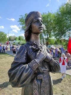 Памятник аленке