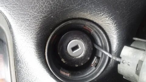 Не проворачивается ключ в замке зажигания