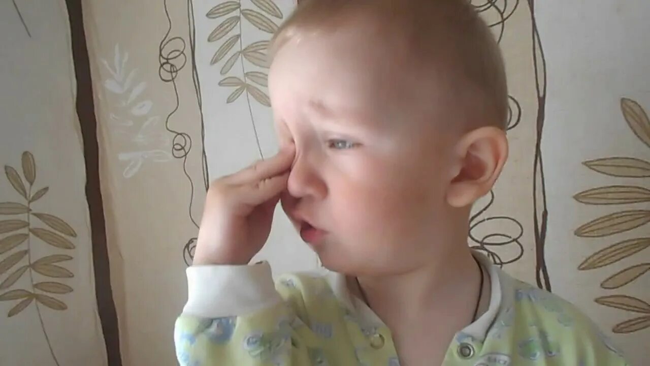 Мальчик учит стихотворения. Мальчик учит сти. мальчик учит стих мем.