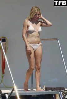 Сиенна миллер в купальнике 58 фото.