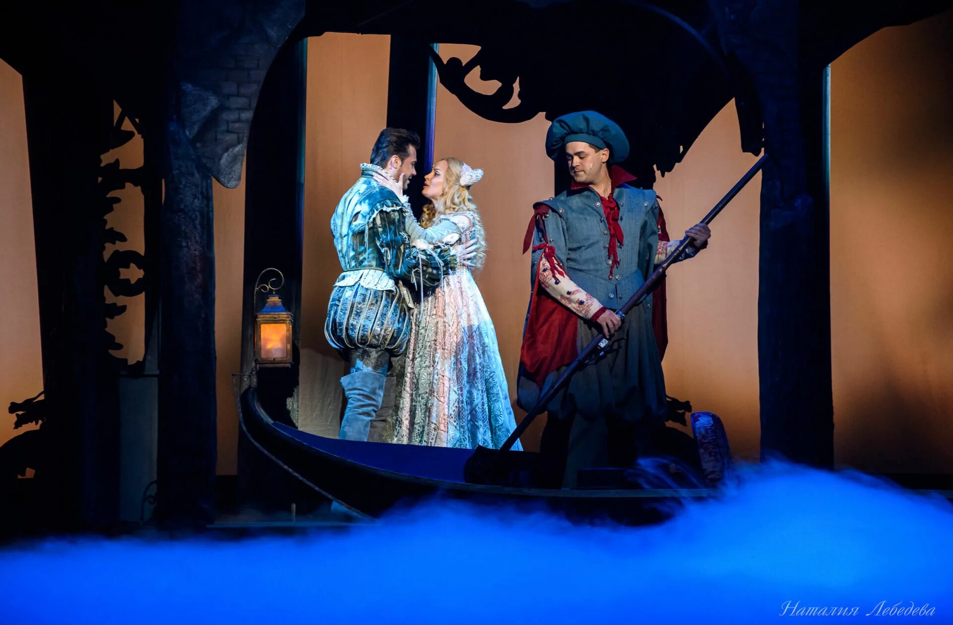 Мюзикл «куртизанка наталия быстров. Мюзиклы московского театра оперетты. Московский театр оперетты. Театр московский театр оперетты. Вероника франко и марко веньер.