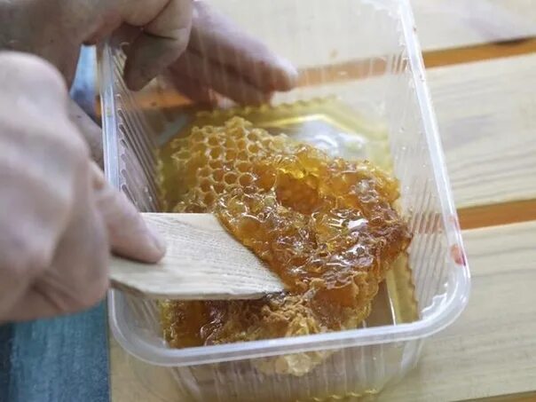 Сколько делать мед. Продукты пчеловодства по Йоришу. Как делают мед. Что делают из меда. Поставлять мед в Швейцарии.