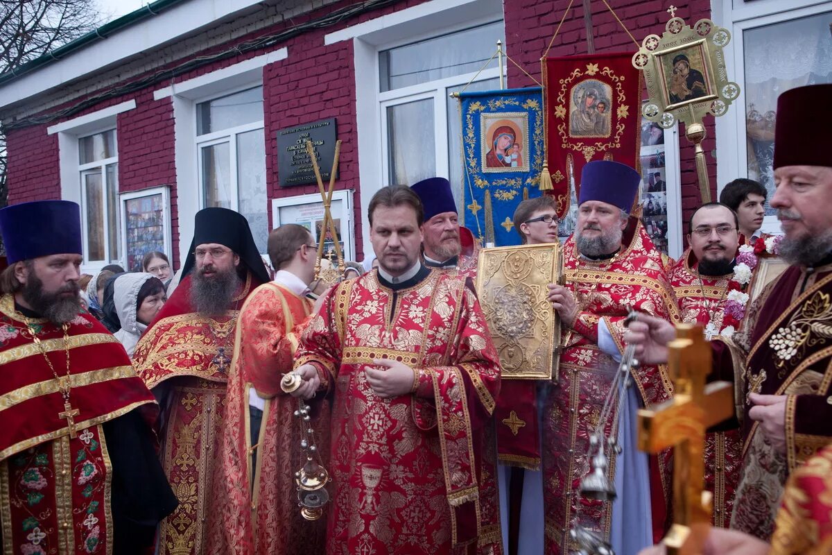 Параскево-Пятницкое благочиние. Настоятель храма Параскевы пятницы в Бутово. Храм Параскевы пятницы в Бутово расписание. Храм Параскевы пятницы в Бутово расписание служб. Храм параскевы в бутово расписание