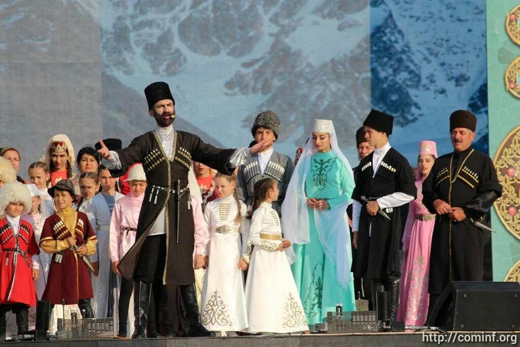 Какое население в северной осетии. Южная Осетия Осетия. Многонациональная Осетия. Южные осетины. Историческое событие Осетии.