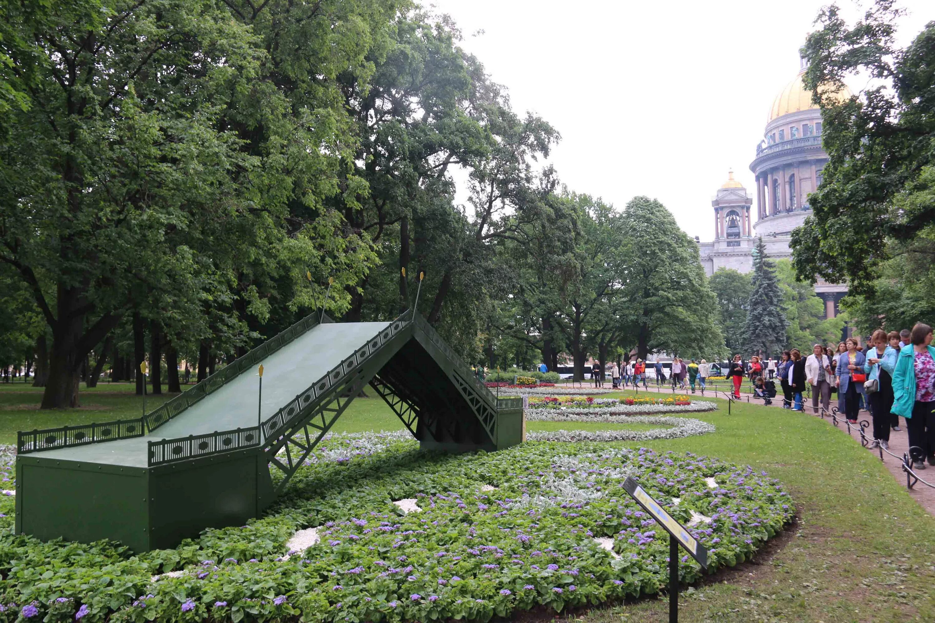 александровский сад екатеринбург. александровский кремль. александровский сад москва памятник александру 1. 4. кремль сад александровский нижний.