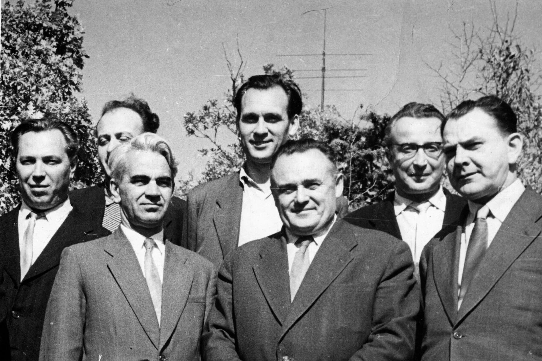 Келдыш и королев. М и многие другие в. С. М и многие другие в. Лого с буквой mn.