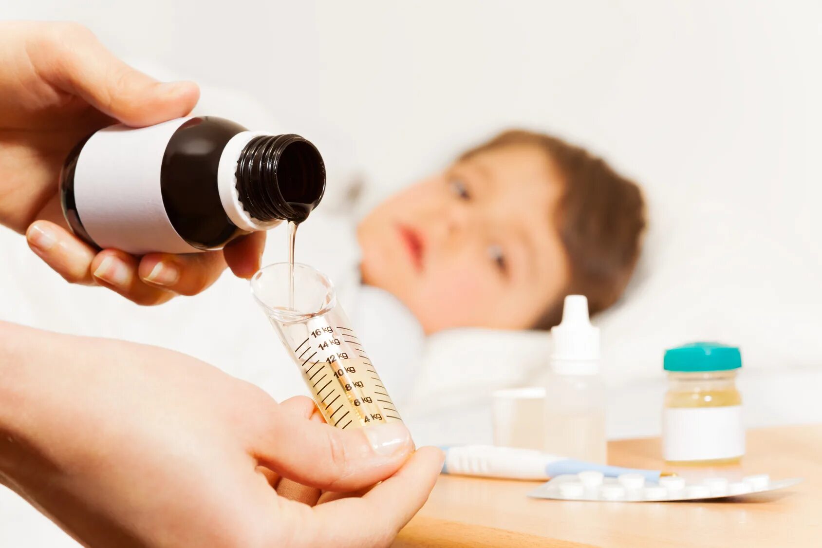 Лайфхак детям лекарство. Лайфхак как дать ребенку лекарство. Что пить с антибиотиками детям. Как заставить ребенка пить лекарства. Как заставить ребенка пить лекарства.