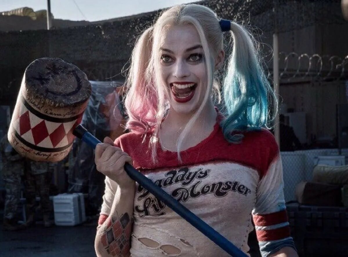 Марго робби харли куин. Маргш руби харли квинн. Харвинк квин манго робби. Роль харли квин. Харли актриса.
