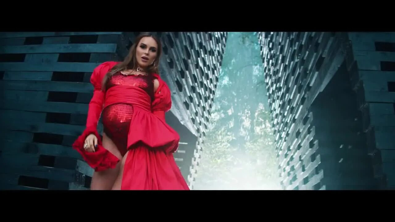 Ханна целуемся. Поцелуй ханна. Ханна клипы. Ханна клипы. Ханна сосётся.