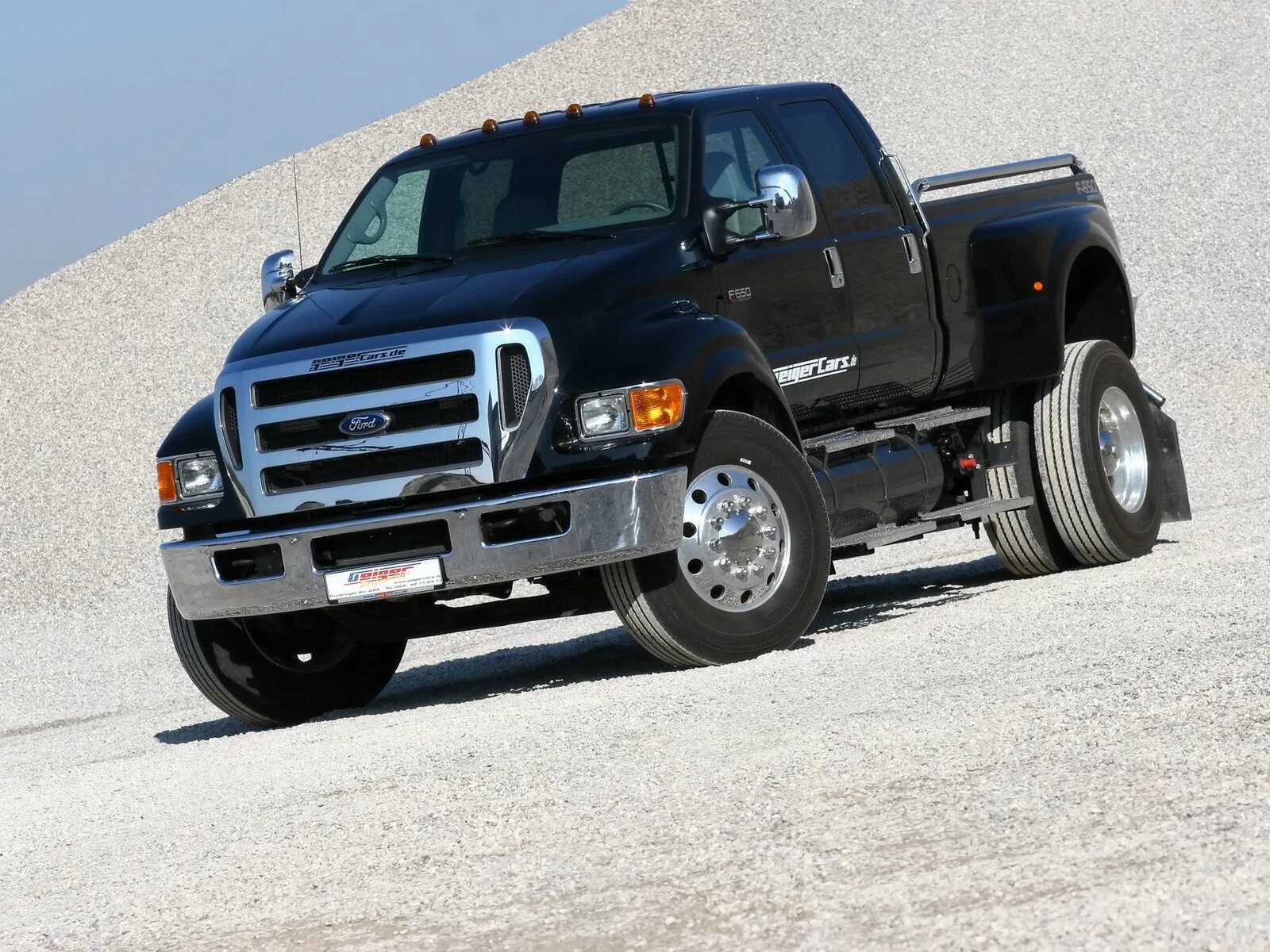 Форд большой пикап. Форд ф 650. Ford f650 бортовой. Джипы Форд ф 650. Форд 650 пикап.