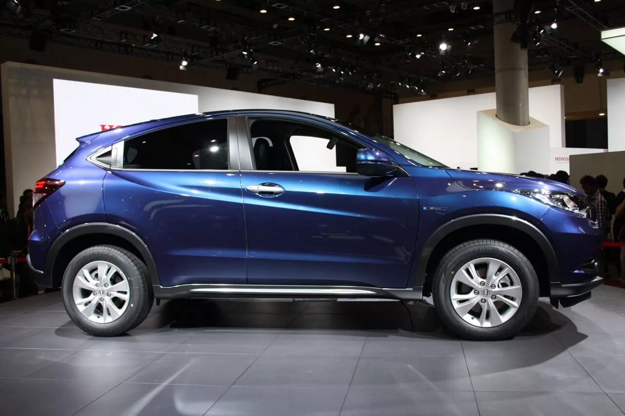 Honda vezel 2021. Honda vezel. Китайский хонда везел. Тойота везел 2022. Китайский хонда везел.