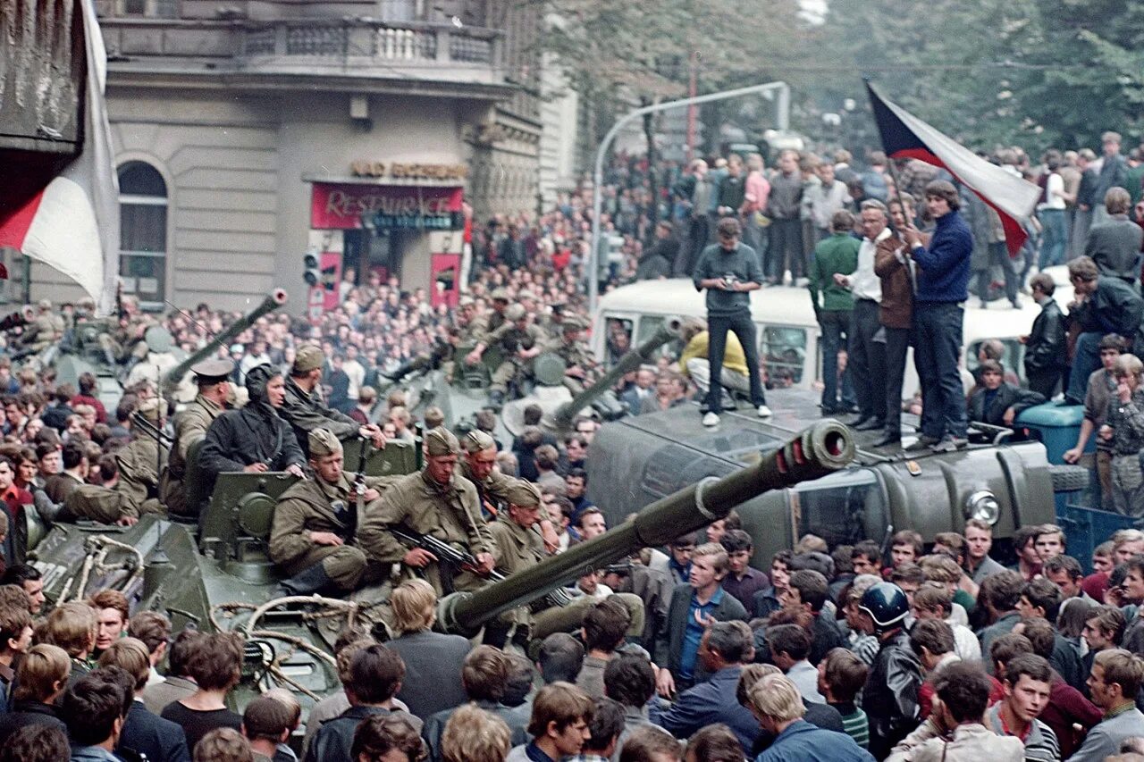 Операция Дунай 1968. Советские войска в Праге 1968.