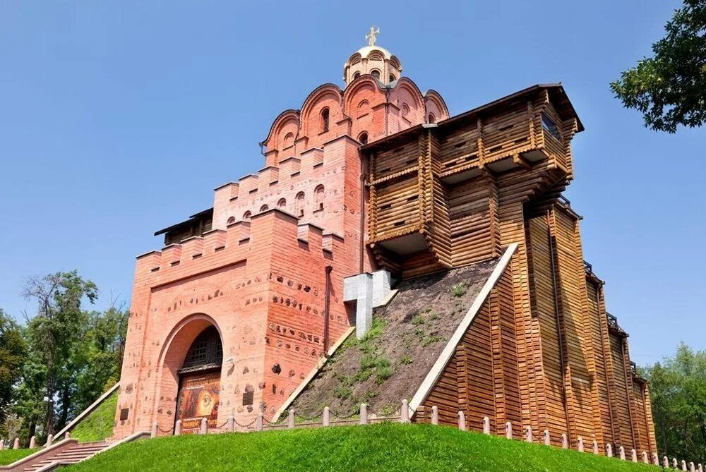 Золотые ворота ярослава мудрого в киеве. Золотые ворота в киеве 1019 1026. Золотые ворота в киеве 11 век ярослав мудрый. Золотые ворота в киеве век. Золотые ворота ярослава мудрого 1037.