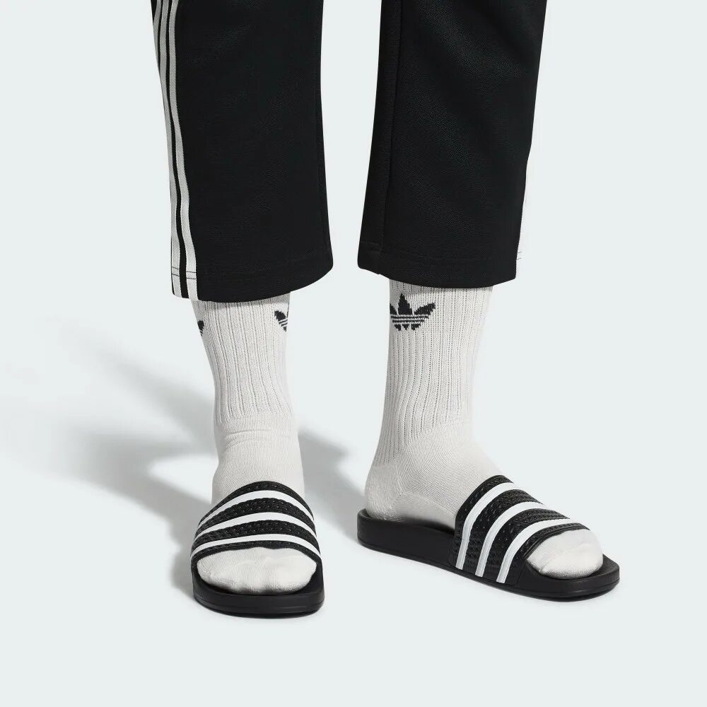 Тапочки adidas Adilette. Adidas Adilette кроссовки. Adidas Adilette черные. Adidas Originals Adilette Unisex.