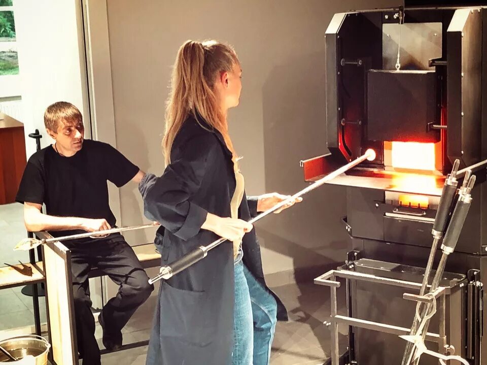 мастерская стекла игнатовых. мастерская стекла игнатовых. кирова. мастерская стекла игнатовых. экскурсии мастерская художественного стекла игнатовых.