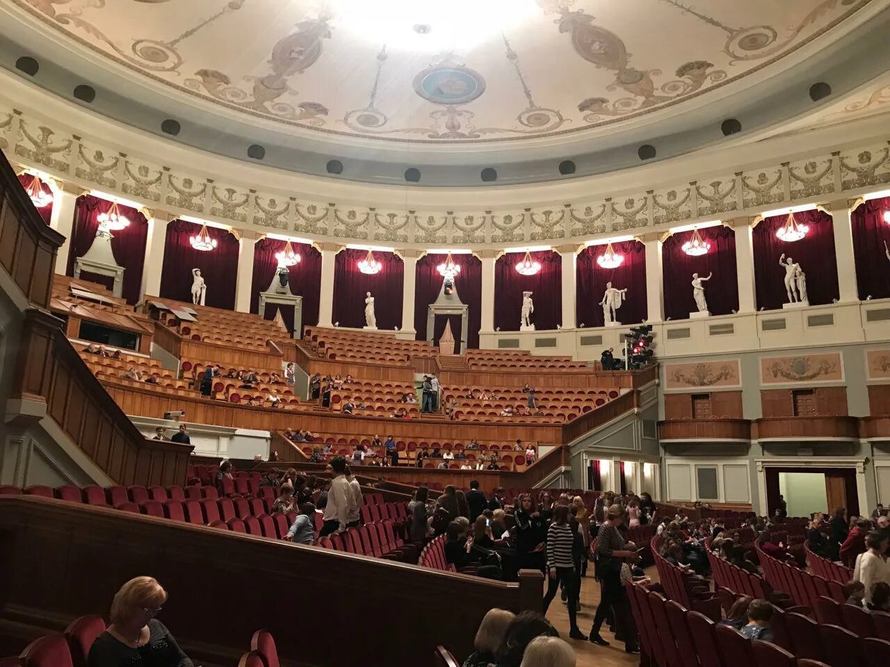 Театр оперы и балета новосибирск отзывы. Театр оперы и балета новосибирск отзывы. Достопримечательности новосибирска новат. Оперный театр новосибирск. Новосибирский большой театр.