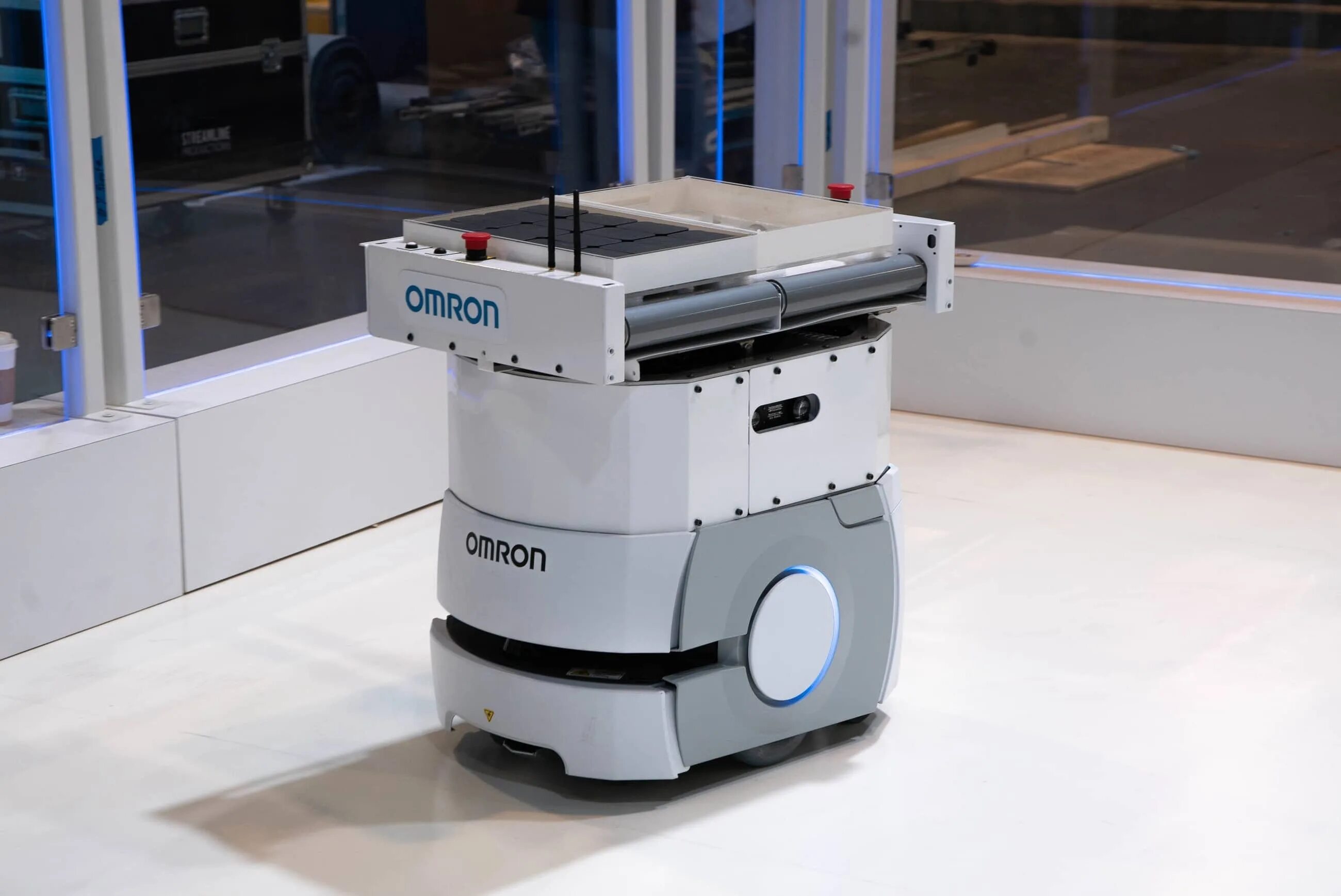 Мобильные роботы Omron. Omron ld90. Omron LD-60/90 mobile Robot. Робот тележка Omron.