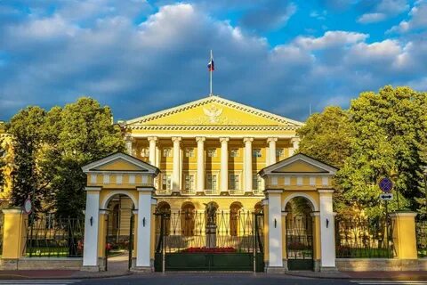 Смольный институт благородных девиц архитектор