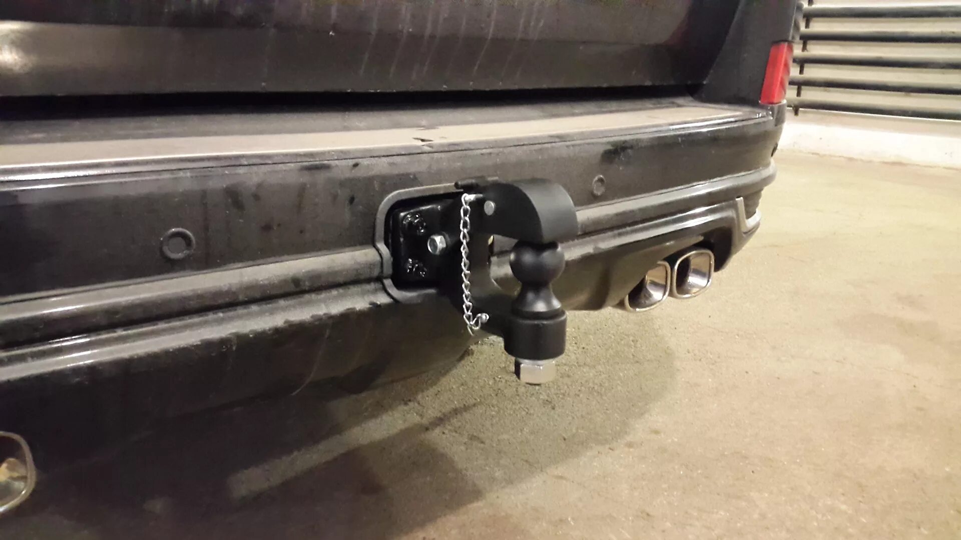 Тсу land cruiser 100. 2327. Фаркоп toyota land cruiser 100. Фаркоп тойота ленд крузер 105 оригинал. Фаркоп тойота ленд крузер 105 оригинал.