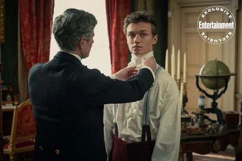 Принимает нерегулярно