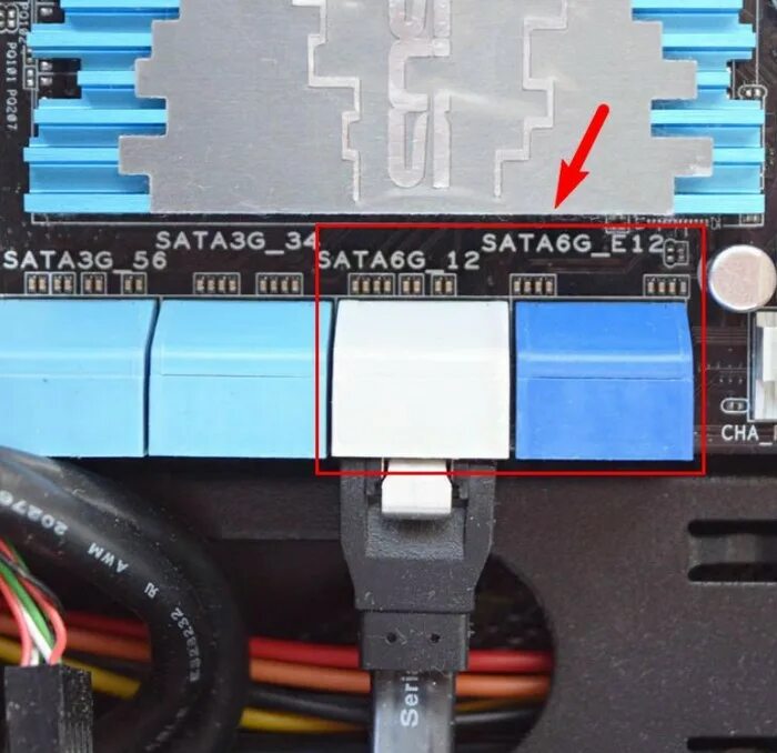 Как узнать какой sata на компьютере. Sata 2 разъем на материнской. sata 2 разъем на материнской плате ноутбука. как подключить ssd sata 3 к материнской плате. sata 3 разъем на материнской плате.