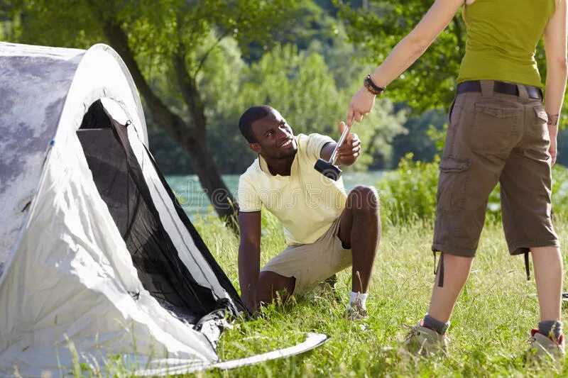 Camp men. Кемпинг люди. Пара из шатерстока Мем.