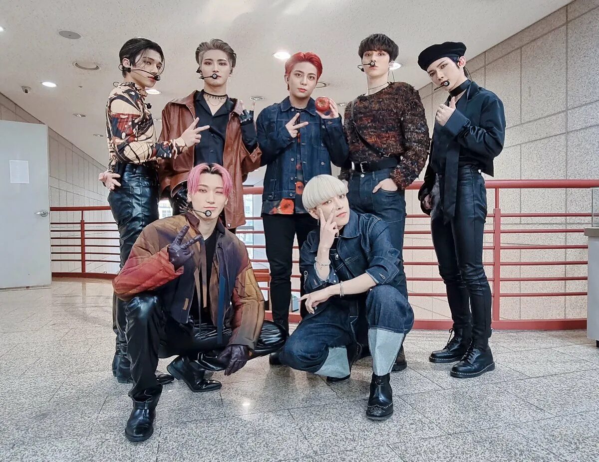 ATEEZ halazia. ATEEZ im the one. Группа ATEEZ 2023. Травмы группы ATEEZ видео. Участники группы ateez