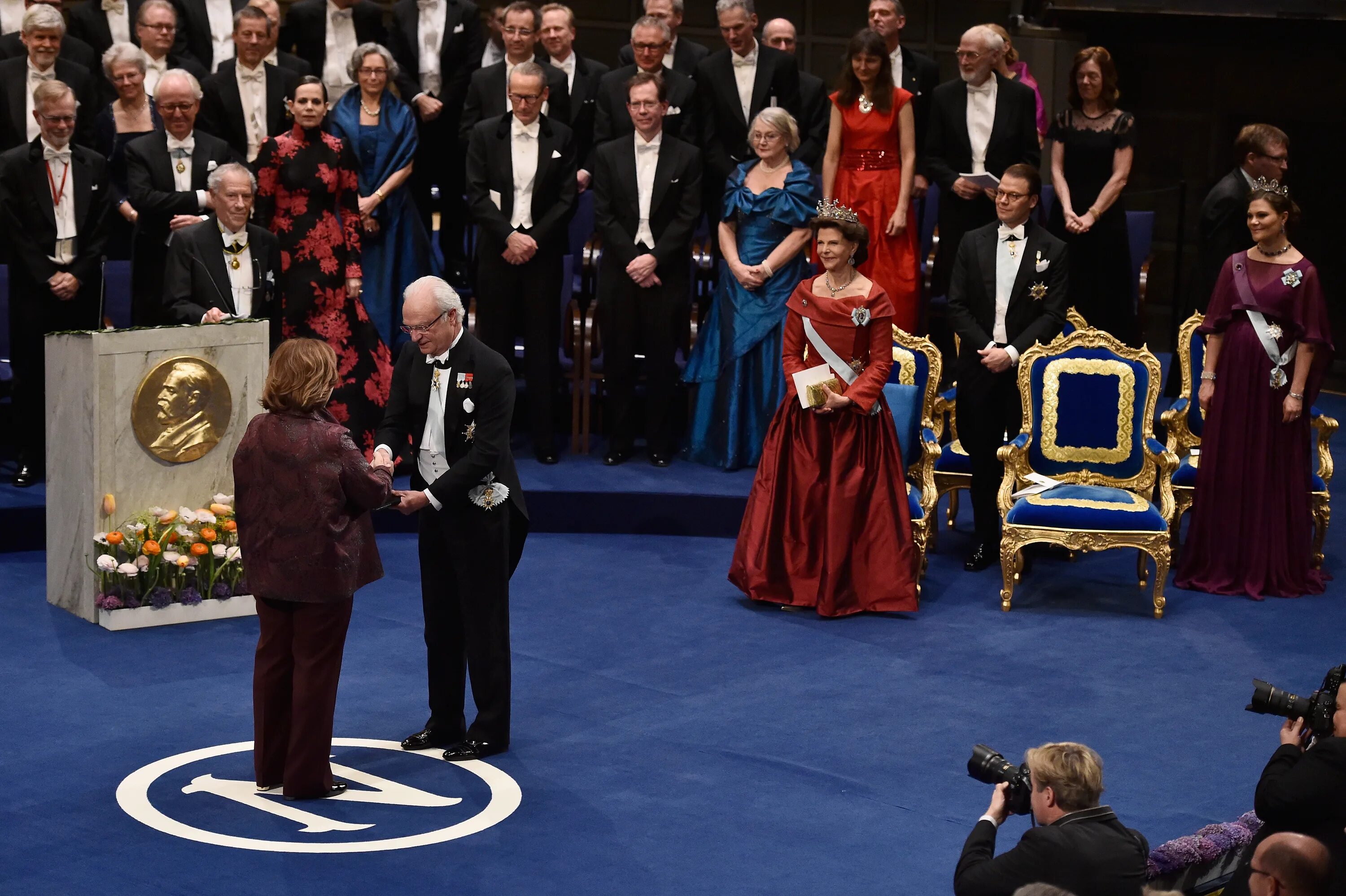 Нобель и Нобелевская премия. Шведский Король Нобелевская премия. Вручение Нобелевской премии. Церемония вручения Нобелевской премии.