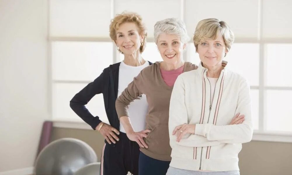 Подружки 50 лет. Женщины разных возрастов. Фитнес для женщин старшего возраста. Климактерический период у женщин. Спортивные женщины в возрасте.