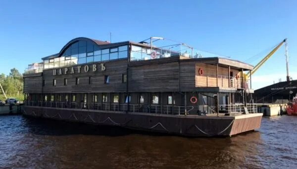 Ресторан паратов в архангельске фото. Паратов архангельск. Северной двины, 80а, архангельск меню. Плавучий ресторан на воде. Паратовъ наб северной двины 80а.