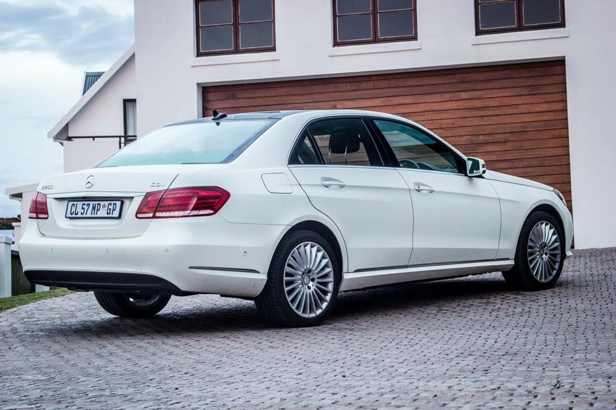 Mercedes benz e 250. Mercedes e250 2015. мерседес бенц е 250. mercedes-benz e 250 cdi.